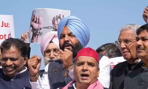 Punjab: निर्वासितों के साथ अमानवीय व्यवहार, कांग्रेस ने केंद्र की आलोचना की