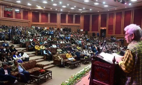 Lt Governor Sinha ने युवाओं से विकसित भारत के निर्माण के लिए सामूहिक रूप से काम करने का आह्वान किया