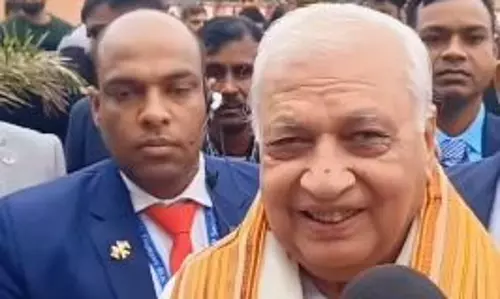 महाकुंभ में दिख रही सनातन संस्कृति की एकता : आरिफ मोहम्मद खान