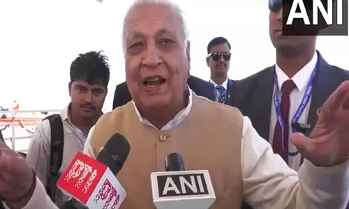 महाकुंभ पहुंचे Bihar राज्यपाल आरिफ खान