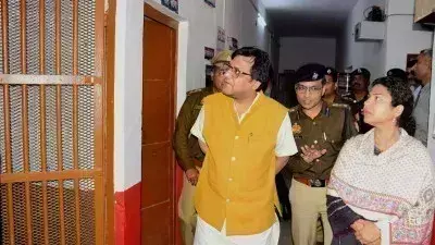 Lakhimpur Kheri: प्रभारी मंत्री ने खीरी थाना का निरीक्षण कर व्यवस्थाओं पर जताई संतुष्टि Lakhimpur Kheri: प्रभारी मंत्री ने खीरी थाना का निरीक्षण कर व्यवस्थाओं पर जताई संतुष्टि