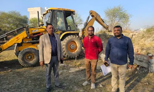 Lucknow: 8.17 करोड़ रुपये की सरकारी जमीन डीएम के निर्देश पर अतिक्रमण मुक्त हुई
