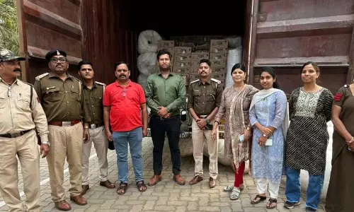 54 लाख की शराब जब्त, रायपुर आबकारी टीम ने की कार्रवाई 54 लाख की शराब जब्त, रायपुर आबकारी टीम ने की कार्रवाई
