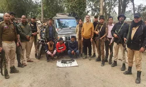 Assam ने ढेकियाजुली में छापेमारी के दौरान असॉल्ट राइफल, गोला-बारूद जब्त किया