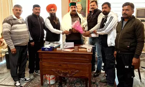 ड्राइवर-कंडक्टर संगठन ने Deputy CM को मांगपत्र सौंपा ड्राइवर-कंडक्टर संगठन ने Deputy CM को मांगपत्र सौंपा
