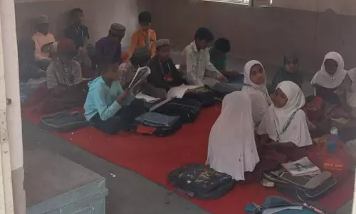Hyderabad के सरकारी स्कूल बुनियादी सुविधाओं की कमी से जूझ रहे