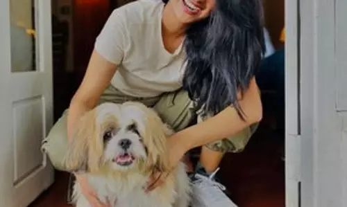 Actress Namita Pramod ने अपने कुत्ते के साथ तस्वीरें शेयर कीं
