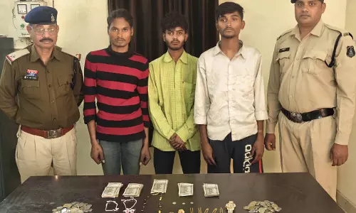 सरोना में 2 लाख की चोरी, 4 शातिर गिरफ्तार