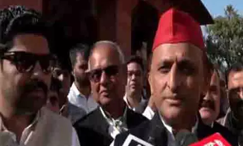 BJP ने कुंभ की ही आग लगा दी: एसपी प्रमुख अखिलेश यादव
