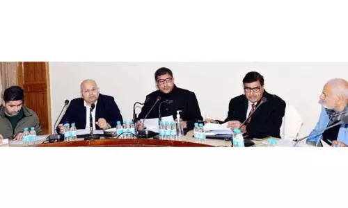 DDC अध्यक्ष ने राजौरी में कैपेक्स बजट कार्यों की प्रगति की समीक्षा की DDC अध्यक्ष ने राजौरी में कैपेक्स बजट कार्यों की प्रगति की समीक्षा की