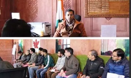 DDC शोपियां ने चल रहे कार्यों की समीक्षा की DDC शोपियां ने चल रहे कार्यों की समीक्षा की