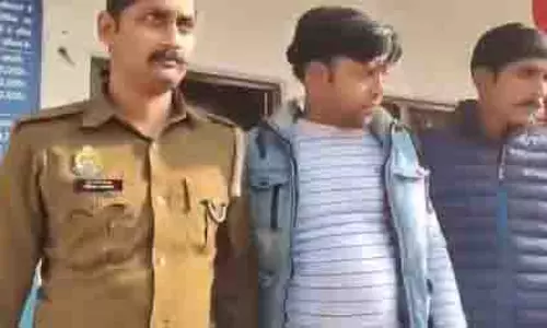 एंटी करप्शन टीम की बड़ी कार्रवाई, Technician 8000 घूस लेते गिरफ्तार एंटी करप्शन टीम की बड़ी कार्रवाई, Technician 8000 घूस लेते गिरफ्तार