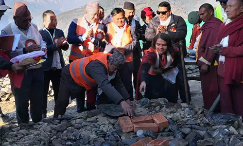 भारतीय सहायता से Nepal में प्रसव केंद्र के निर्माण की आधारशिला रखी गई