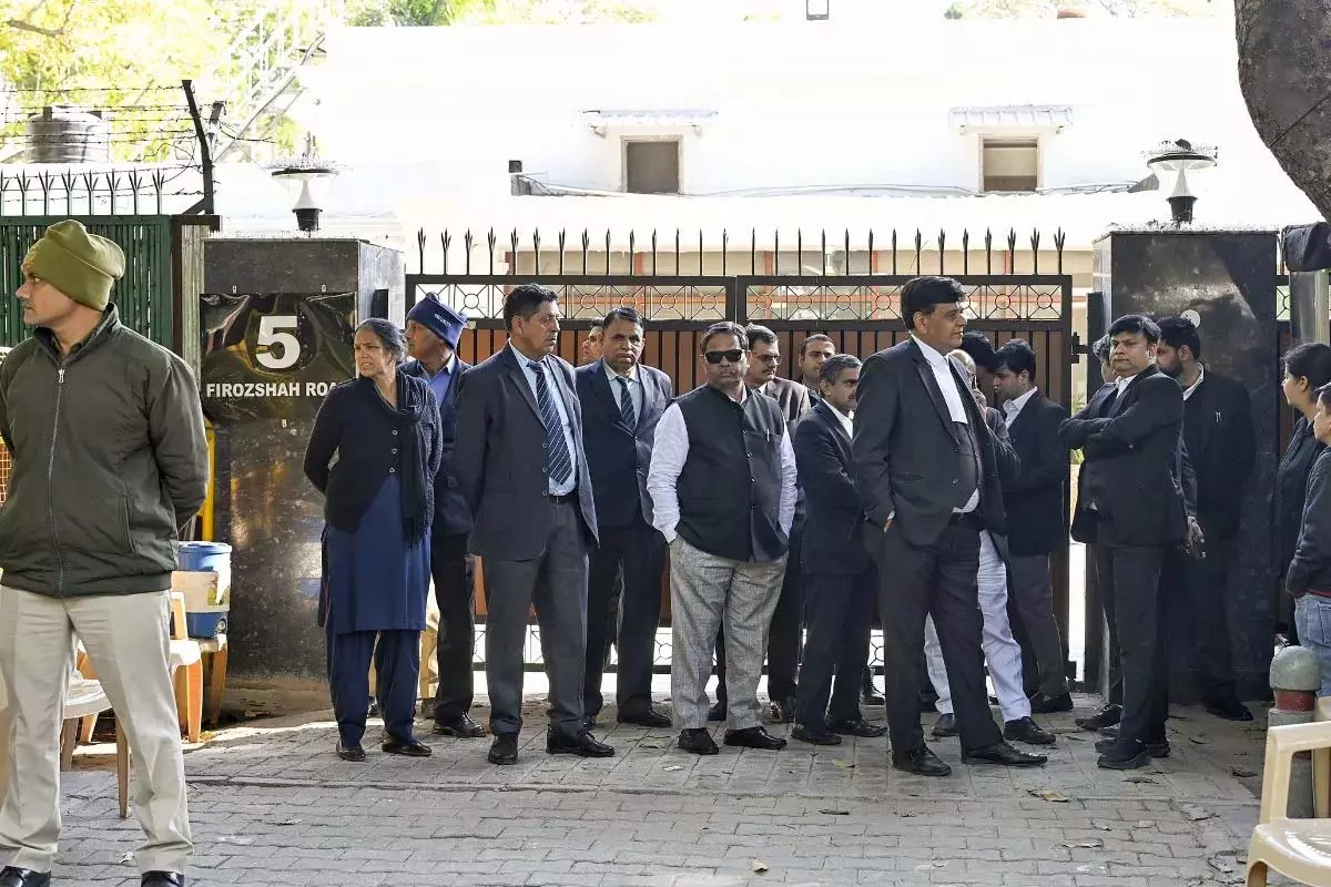 एसीबी ने केजरीवाल को ‘रिश्वत की पेशकश’ के आरोपों पर नोटिस भेजा एसीबी ने केजरीवाल को ‘रिश्वत की पेशकश’ के आरोपों पर नोटिस भेजा