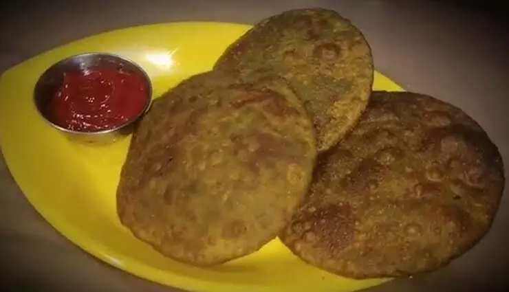 Bathua Kachori:ठंड के मौसम में गरमागरम डिश