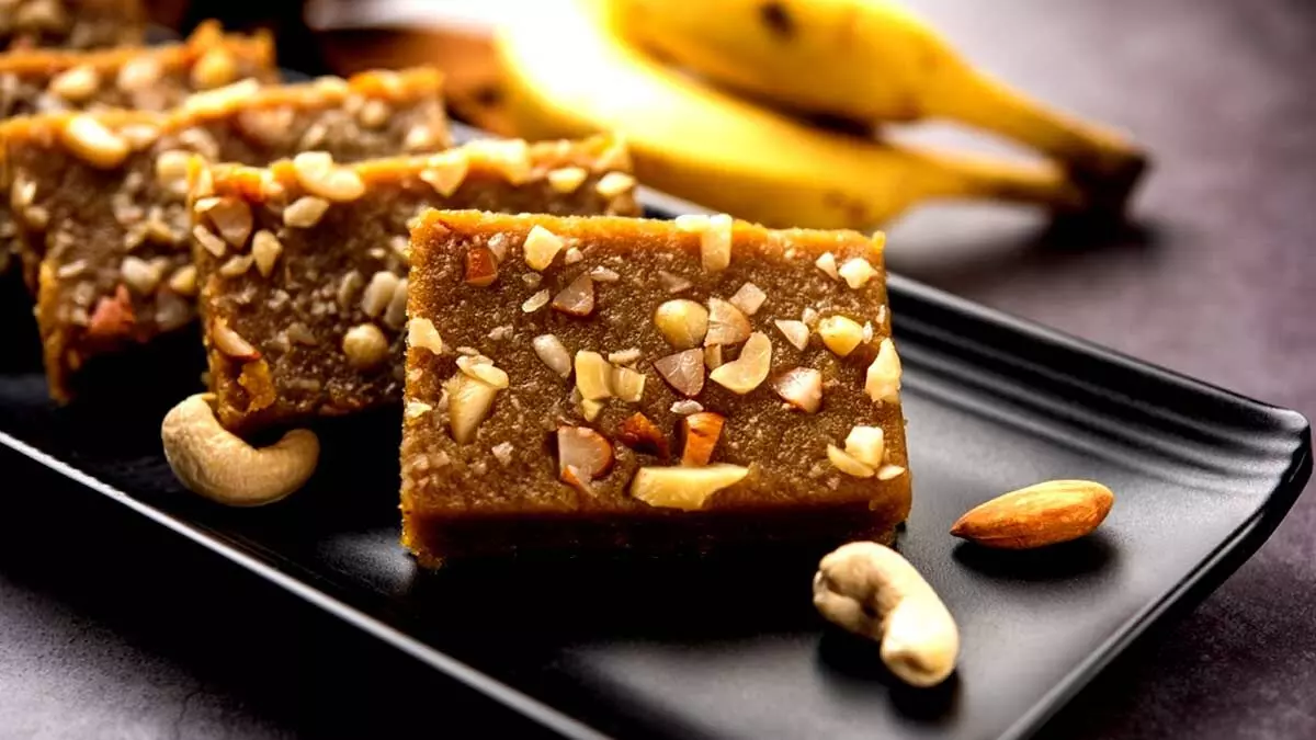 Banana Barfi खास मिठाई तैयार कर जीत लें सबका दिल