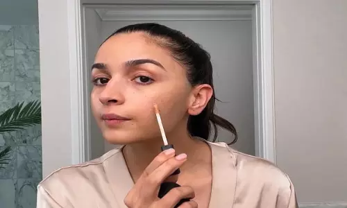 Beauty Tips: आलिया भट्ट जैसी ग्लास स्किन पाने के लिए अपनाएं ये आसान टिप्स