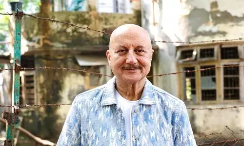 Anupam Kher ने यश चोपड़ा, ऋषि कपूर, विनोद खन्ना के साथ पुरानी यादें साझा कीं Anupam Kher ने यश चोपड़ा, ऋषि कपूर, विनोद खन्ना के साथ पुरानी यादें साझा कीं