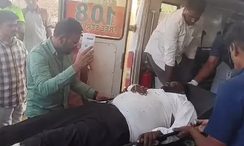 Karnataka: मंत्री लाड ने एक घायल व्यक्ति को अपनी कार से अस्पताल में भर्ती कराया
