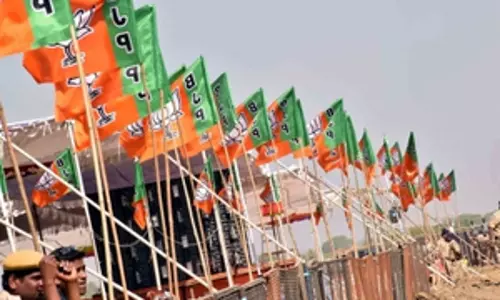 दिल्ली चुनाव 2025 : चुनाव आयोग के रुझानों में भाजपा को बहुमत, आप को बड़ा नुकसान