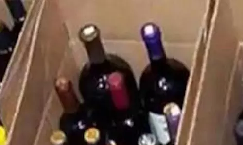कांग्रेस नेता के फार्म हाउस से शराब जब्त, दुर्ग पुलिस ने मारी रेड