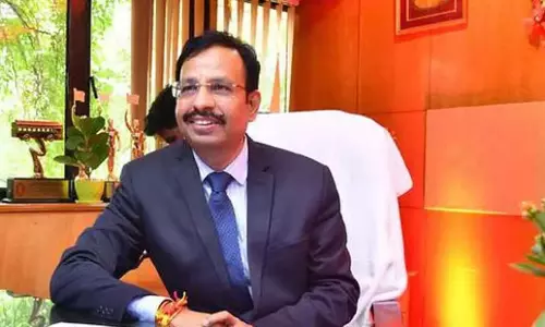 Telangana: आरटीसी के एमडी सज्जनार ने कर्मचारियों की निजीकरण की आशंका को दूर किया Telangana: आरटीसी के एमडी सज्जनार ने कर्मचारियों की निजीकरण की आशंका को दूर किया