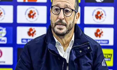 जब आप किसी टीम को खत्म नहीं करते हैं तो....: Mumbai City FC से हार के बाद NEUFC कोच