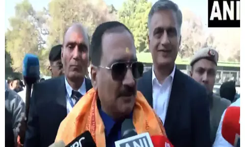 सचदेवा ने शुरुआती रुझानों में BJP के बहुमत पार करने पर आप पर निशाना साधा