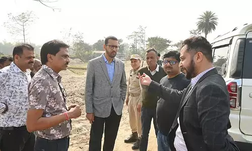 Assam : दरांग डीसी ने परिचालन समीक्षा और विस्तार योजनाओं के लिए