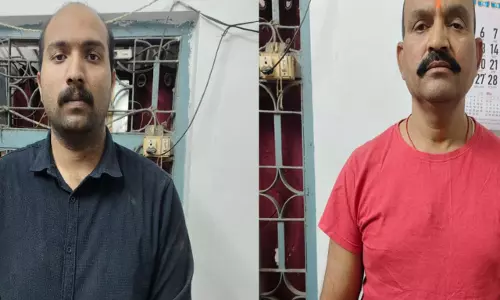पंडरी पुलिस ने कल्याण ज्वेलर्स के दो कर्मचारी को किया अरेस्ट पंडरी पुलिस ने कल्याण ज्वेलर्स के दो कर्मचारी को किया अरेस्ट