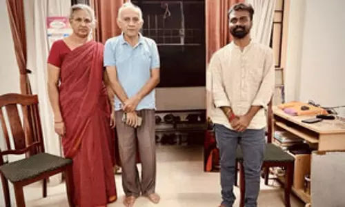 मेजर मुकुंद के माता-पिता से बोले ‘अमरन’ के निर्देशक राजकुमार- ‘आपको पूरा देश सलाम करता है’ मेजर मुकुंद के माता-पिता से बोले ‘अमरन’ के निर्देशक राजकुमार- ‘आपको पूरा देश सलाम करता है’