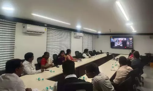 JNTU-हैदराबाद ने ग्रामीण कॉलेजों के लिए ऑनलाइन कक्षाएं शुरू की JNTU-हैदराबाद ने ग्रामीण कॉलेजों के लिए ऑनलाइन कक्षाएं शुरू की
