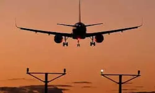 Hyderabad-प्रयागराज उड़ान में देरी के कारण विजय देवरकोंडा-अन्य लोग घंटों तक फंसे रहे