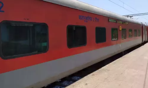 ट्रेन यात्री का 8 तोला सोना चुराने वाले गिरफ्तार, गैंग का भंडाफोड़ ट्रेन यात्री का 8 तोला सोना चुराने वाले गिरफ्तार, गैंग का भंडाफोड़