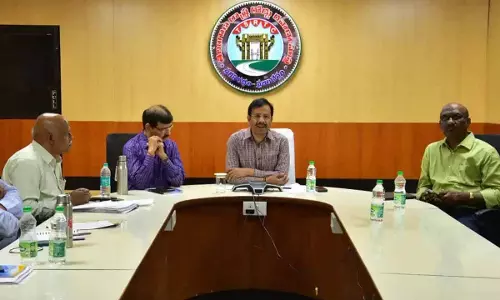 हैदराबाद में इलेक्ट्रिक बसों के बदलाव के बीच कोई नौकरी में कटौती नहीं: TGSRTC MD हैदराबाद में इलेक्ट्रिक बसों के बदलाव के बीच कोई नौकरी में कटौती नहीं: TGSRTC MD