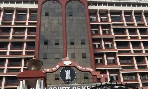 केरल हाईकोर्ट ने बलात्कार, POCSO मामले को खारिज करने की पीड़िता की याचिका खारिज कर दी