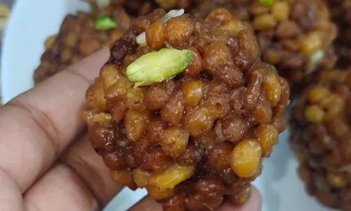 Doodh Laddu घर पर बनाना हुआ और भी आसान Doodh Laddu घर पर बनाना हुआ और भी आसान