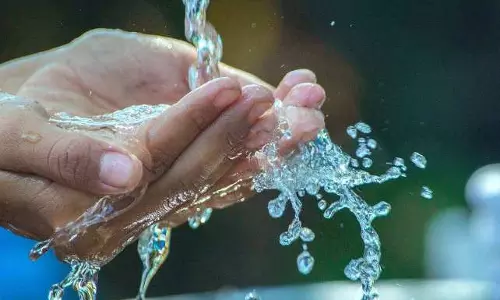 टेकारी विद्यालय में पेयजल समस्या से जूझ रहा शाला परिवार