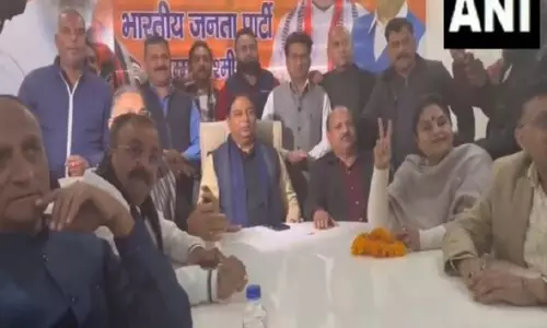 जम्मू-कश्मीर BJP ने दिल्ली चुनाव में पार्टी के प्रदर्शन का जश्न मनाया