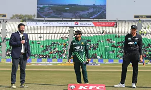 ODI Tri-Series: न्यूजीलैंड ने टॉस जीतकर बल्लेबाजी का फैसला किया, बाबर और फखर पाकिस्तान की ओर से ओपनिंग करेंगे