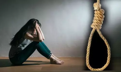 NCR Modinagar: 36 वर्षीय विवाहिता हिना का शव पंखे से लटका मिला NCR Modinagar: 36 वर्षीय विवाहिता हिना का शव पंखे से लटका मिला