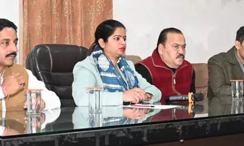 Health officials से कहा, शहरी क्षेत्रों में साफ-सफाई सुनिश्चित की जाए Health officials से कहा, शहरी क्षेत्रों में साफ-सफाई सुनिश्चित की जाए