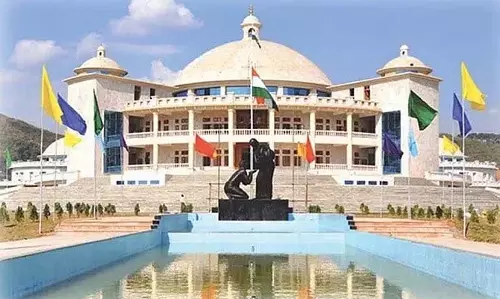 Manipur विधानसभा अध्यक्ष के न्यायाधिकरण ने दलबदल विरोधी