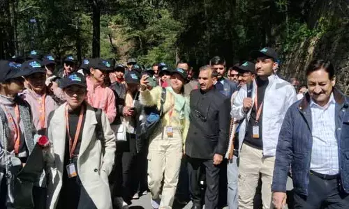 CM ने विदेश दौरे पर जा रहे 50 छात्रों से कहा, ‘मजे करो’ CM ने विदेश दौरे पर जा रहे 50 छात्रों से कहा, ‘मजे करो’