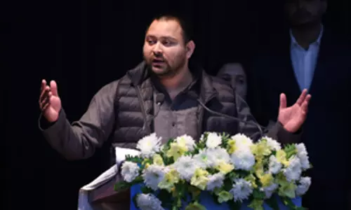 Tejashwi Yadav ने बिहार में विभिन्न मुद्दों को लेकर नीतीश कुमार पर निशाना साधा