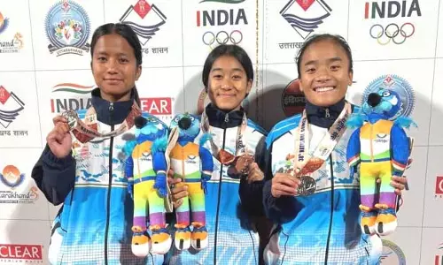 Sikkim : राष्ट्रीय खेलों में कांस्य पदक जीतने वाली बंगाल की महिला टीम में तीन खिलाड़ी दार्जिलिंग हिल्स से Sikkim : राष्ट्रीय खेलों में कांस्य पदक जीतने वाली बंगाल की महिला टीम में तीन खिलाड़ी दार्जिलिंग हिल्स से