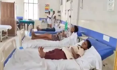 Mehboobabad में सांभर खाने से 16 स्कूली छात्र बीमार पड़ गए