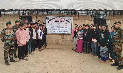 Mizoram : असम राइफल्स ने लुंगपुक गांव में नशीली दवाओं के दुरुपयोग Mizoram : असम राइफल्स ने लुंगपुक गांव में नशीली दवाओं के दुरुपयोग