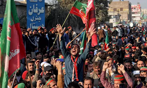 PTI और अन्य ने PECA के खिलाफ लाहौर उच्च न्यायालय का दरवाजा खटखटाया