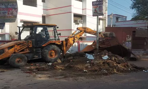 Barabanki: रेलवे स्टेशन मार्ग पर अब नहीं लगेगा बाजार, नपाप व पुलिस टीम ने दी चेतावनी